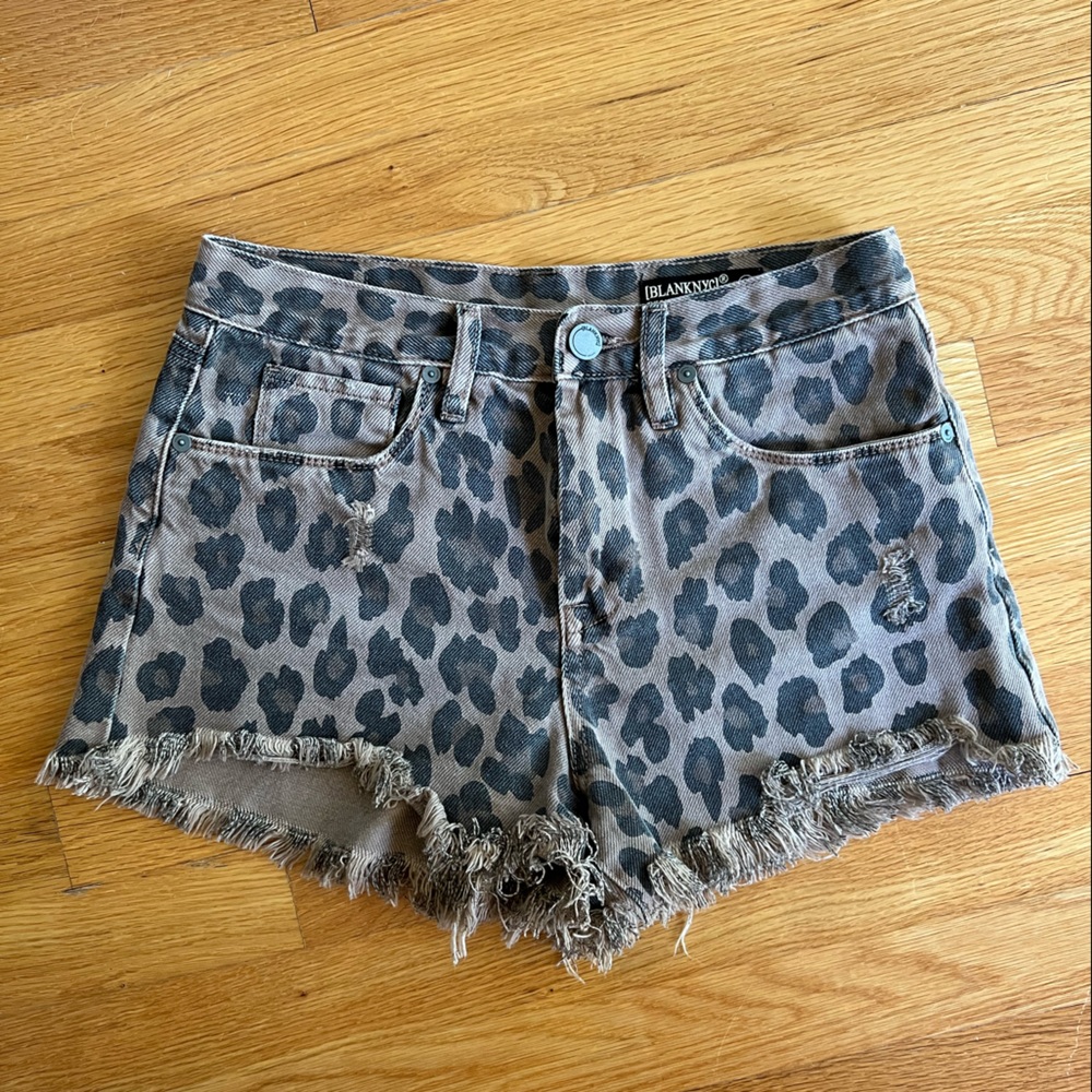 Blank NYC Leopard Shorts, size 26. Excellent like-new condition.